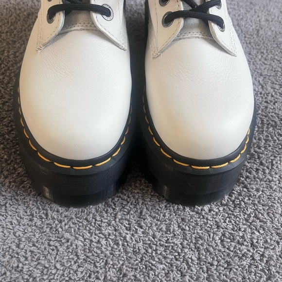 NWOT Dr. Martens White 1460 Pascal Max Boots - Picture 4 of 8